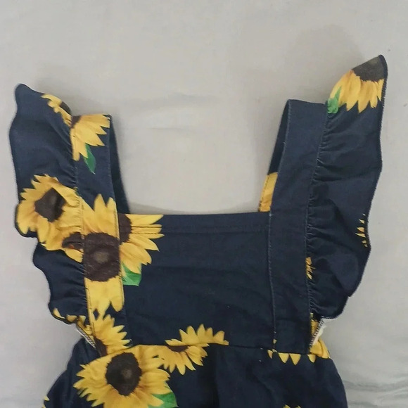 6-9 month daisy dress..worn once..smoke free home..hypoallergenic - Picture 2 of 4